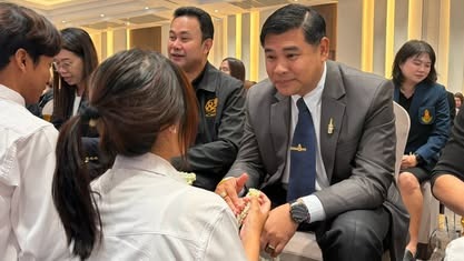 นักเรียนทุนเพื่อนชุมชน เข้าร่วมพิธีมอบทุนการศึกษาทุนเพื่อนชุมชน