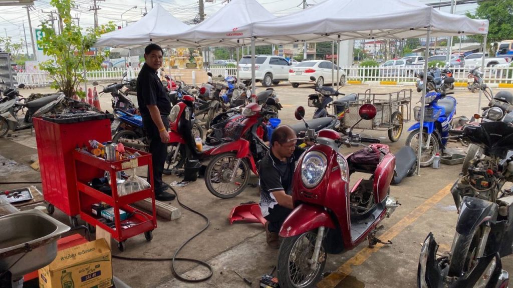 Fixit จิตอาสา ซ่อมสร้างเพื่อชุมชน ช่วยเหลือผู้ประสบอุทกภัย อำเภอแกลง อำเภอเขาชะเมา และอำเภอวังจันทร์ จังหวัดระยอง | วันที่ 9